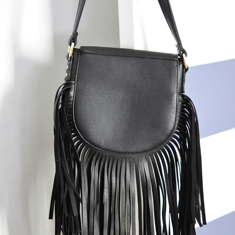FRINGE SADDLE bag black VEGAN LEATHER shoulder purse BOHO flap bohemian western - Picture 4 of 11